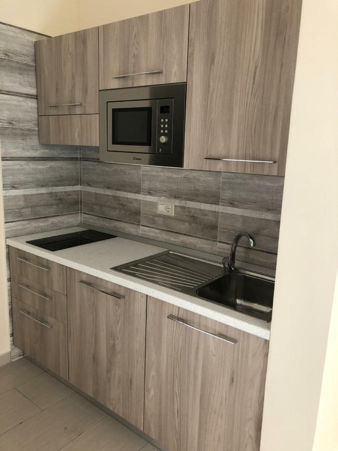 Room25Mq Picasso Cercola Luaran gambar