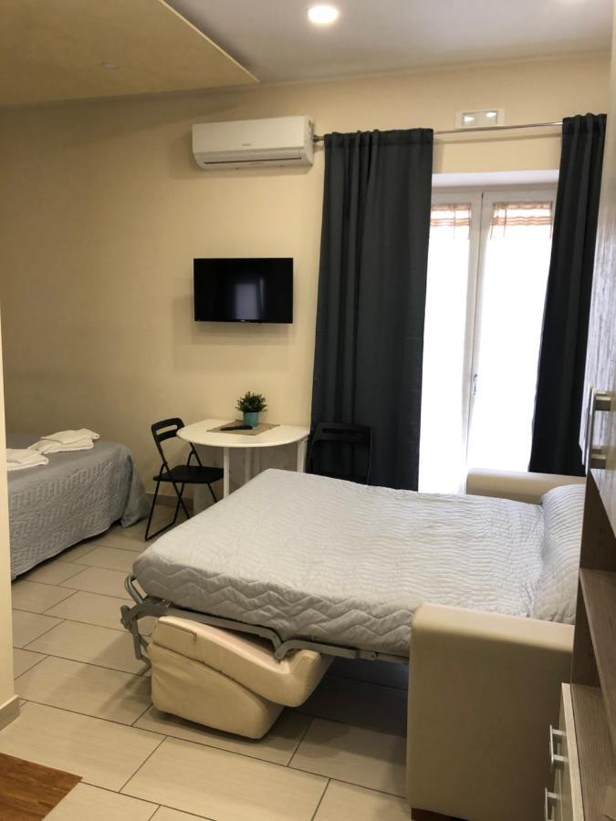 Room25Mq Picasso Cercola Luaran gambar